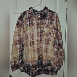 Women's Bleach Distressed Flannel Button Shirt.